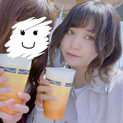 茜